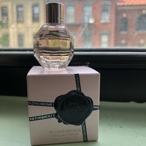 Viktor & Rolf Flower Bomb Bundle (2 BOXES) 7ml